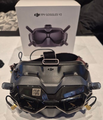 Goggles, Dji FPV V2, DJI FPV Googles V2 inkl. battery pack.

Tilkøbt til Goggles 1 x Lumenier AXII H