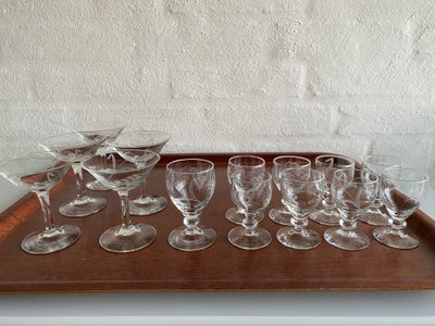 Glas, Vinglas, Bygholm, Holmegaard, 14 forskellige små glas (snaps, portvin og likør) med bygaksslib