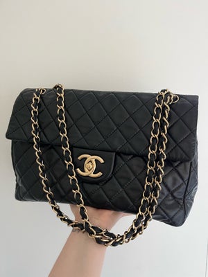 Crossbody, Chanel, lammeskind, Chanel Maxi Classic flap bag sort med guldhardware

Smukkeste og fine
