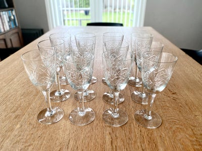 Glas, Else Krystalglas, Holmegaard, 12 Else Krystalglas vinglas fra Holmegaard. Glassene fejler inte
