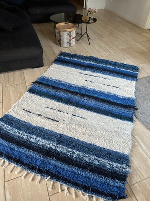 Løse tæpper, b: 140 l: 200, Håndlavet tæppe købt i en lille by i Spanien (Deia). Vi har brugt det so