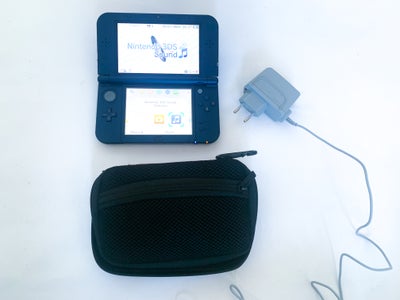 Nintendo 3DS, *New* 3DS XL med oplader og touchpen, Konsollen er i flot velholdt stand med minimale 