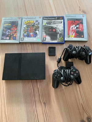 Playstation 2, God, Playstation 2 sælges. Fungerer upåklageligt. Alt følger med. 4 spil, 2 konsoller