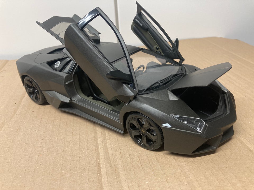 Modelbil, Lamborghini Reventón 1/18, skala 1:18