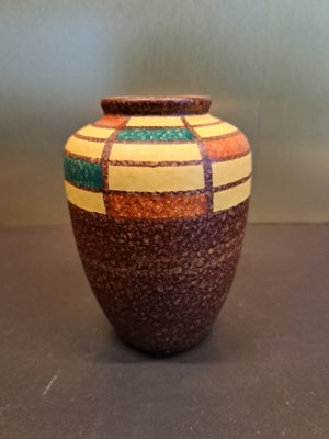 Keramik, Vase, West Germany Ilkra, Ikra Mid Century malplaceret chokolademousse vase med et abstrakt