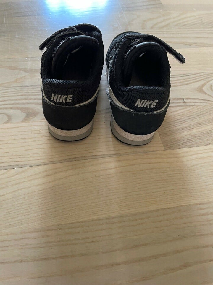 Sneakers, str. 25, Nike