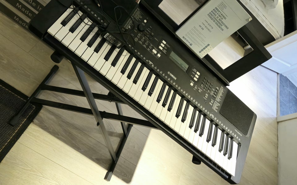 Keyboard, Yamaha PSR-E373