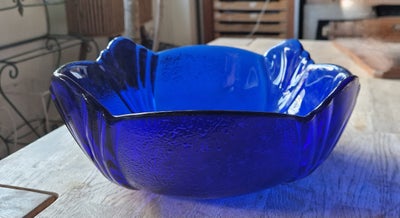 Glas, glasskål, Art deco, Koboltblå glas
29 cm i diameter
11 cm høje
Uden skår