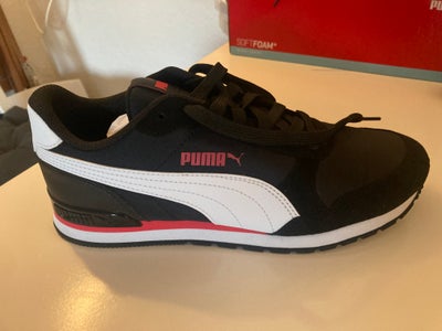 Sneakers, str. 39, Puma,  Sort, hvid, rød,  Ubrugt, Helt nye puma sneakers.