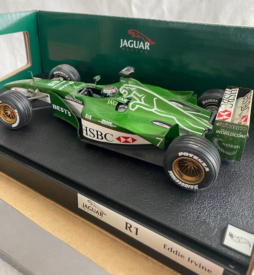 Racerbil, Jaguar Racing R1. Eddie Irvine. Hot Wheels, skala