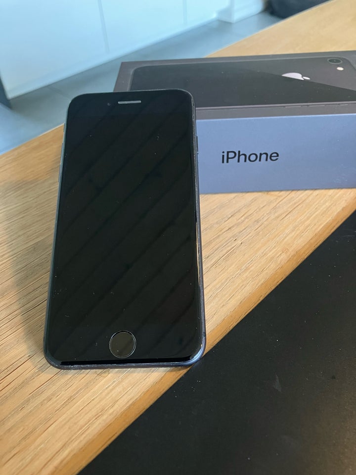 iPhone 8, 64 GB, sort