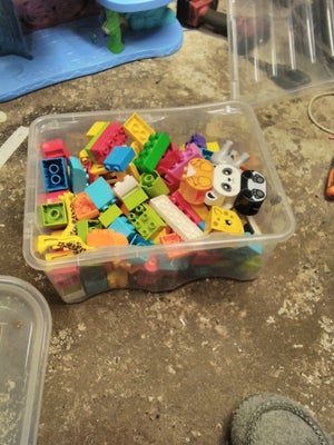 Lego Tog, Div Dunlop tog, Duplo tog i kasse. Der er i alt 3 tog i kassen