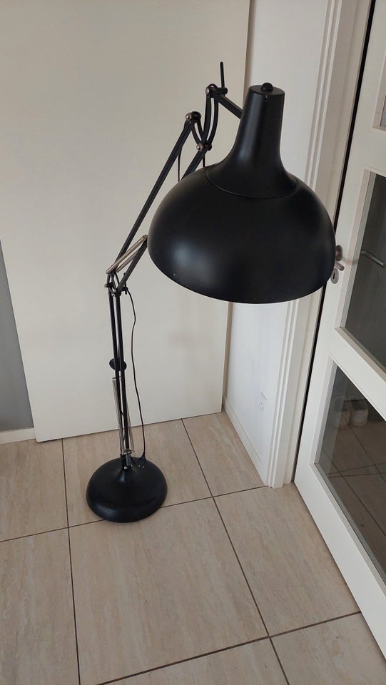 Gulvlampe, Gulvlampe fra Ilva