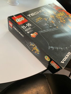 Lego Technic, 42030, Ny og uåbnet. 
Lille skade på låget