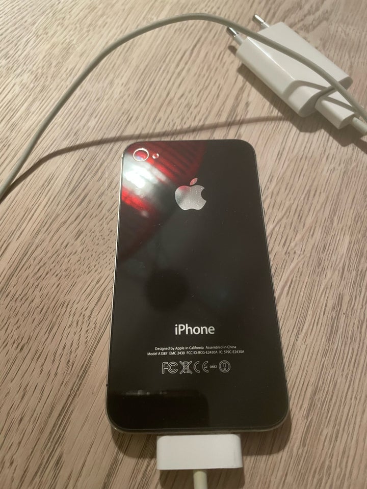 iPhone 4, 8 GB, sort