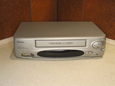 VHS videomaskine, Prosonic, VCR X-61, Perfekt, - 6-Head Nicam HiFi stereo
- Fin stand !
- Scart-stik