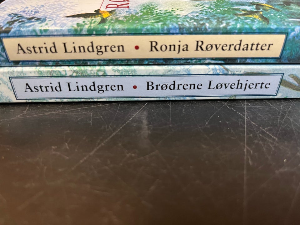 Ronja røverdatter og brødrene løvehjerte , Astrid Lindgren