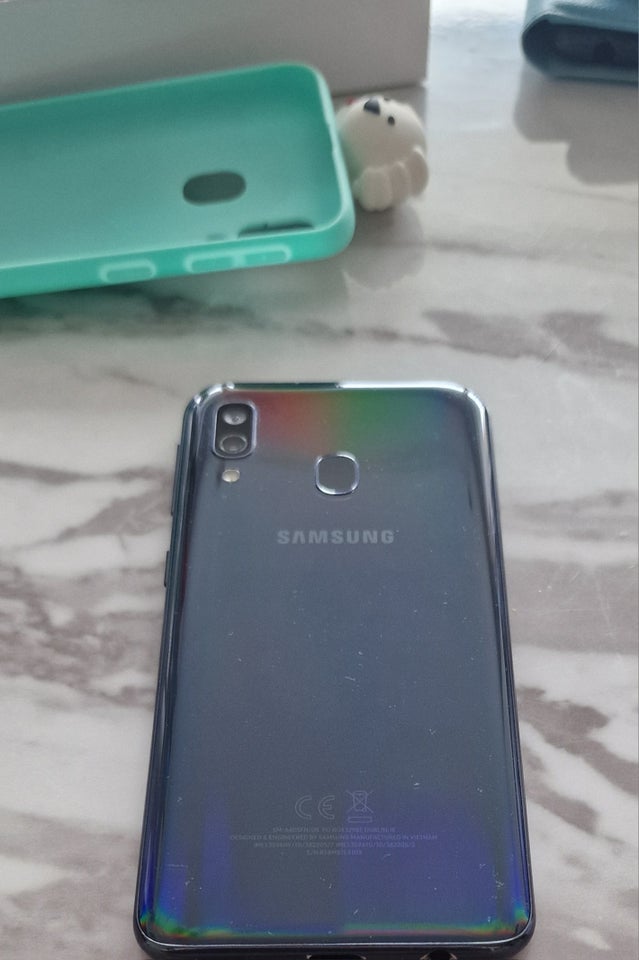 Samsung Galaxy A40, 64 GB , God