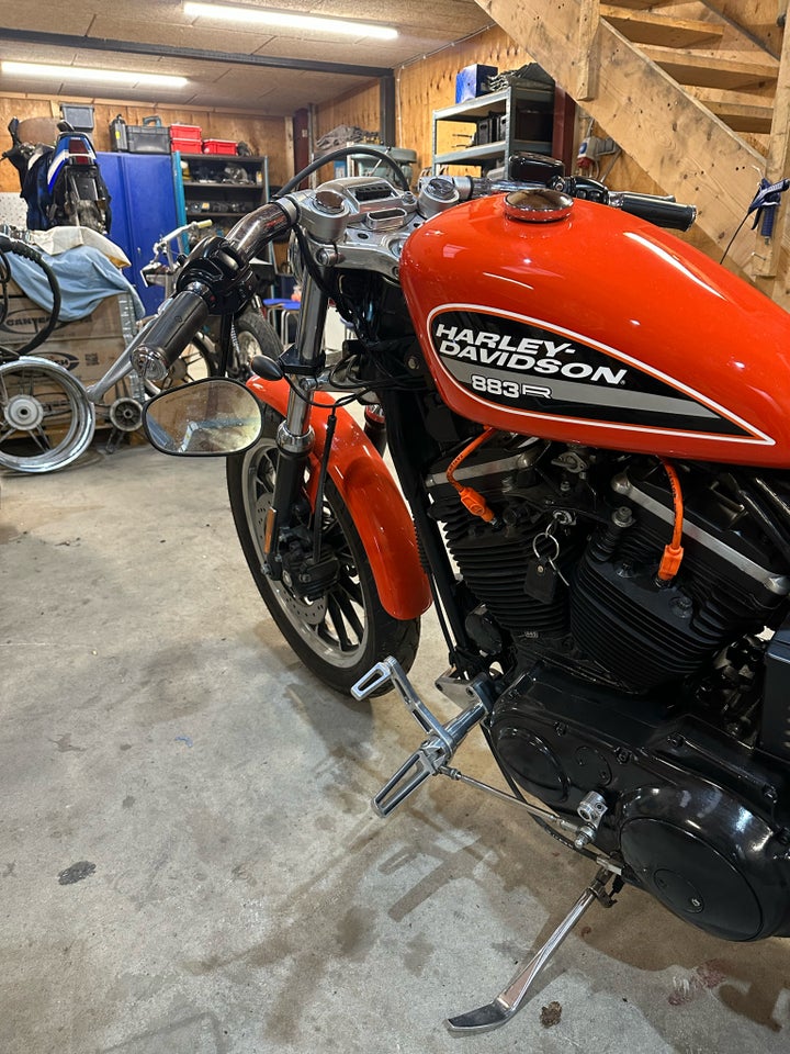Harley-Davidson, Harley Davidson 883R, 883 ccm