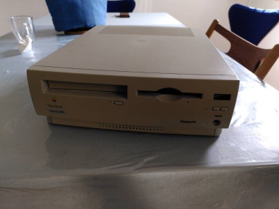 Power Mac, Performa 6200, God, Min families første computer fra 1995, som jeg skrev alle mine skoleo