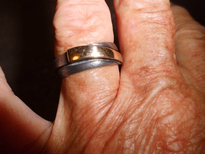 Ring, guld, Aagaard, Super flot ring med guld.

Rigtig fin og tidløs ring fra AAGAARD i oxideret søl