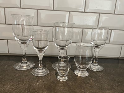 Glas, Vinglas, ølglas, vandglas, snapseglas, dessertvin , Holmegaard Ideelle, 4 rødvinsglas 28 cl
3 