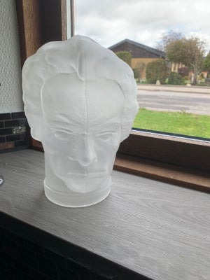 Glashoved buste, Beethoven i transparent glas
Forsendelse 57 kr