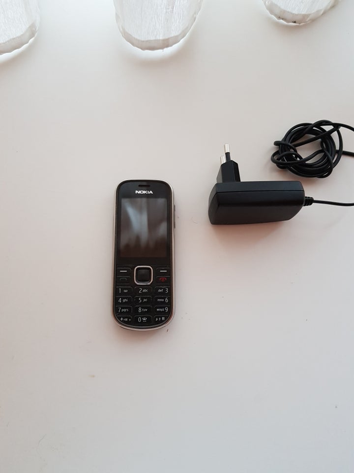Nokia 3720c classic., God