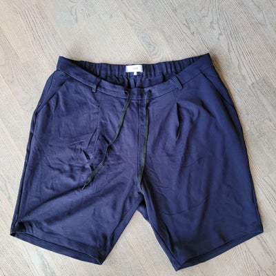 Shorts, Zizzi, str. 52,  Navy,  Næsten som ny, Skønneste shorts i fin stand - navy
Fra Zizzi  - Bomu