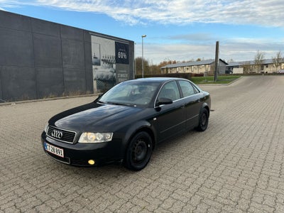 Audi A4, 1,8 T 163, Benzin, 2004, km 313000, sort, træk, klimaanlæg, aircondition, ABS, airbag, 4-dø