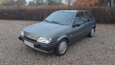 Ford Fiesta, 1,3i CL, Benzin, 1994, km 80500, grønmetal, træk, klimaanlæg, ABS, airbag, 3-dørs, star