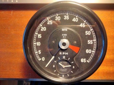 Omdrejningstæller, Jaguar, Tachometer med nyrenoveret ur til en Jaguar e, mrk1 eller mrk2.
Uret er n