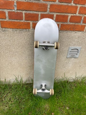 Skateboard, Enuff, Sælger mit skateboard, da det desværre ikke bruges herhjemme. Det er ikke brugt s