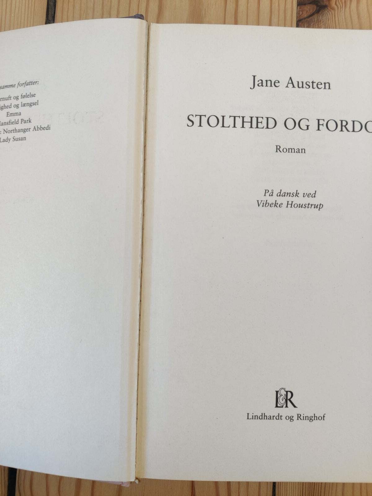 Stolthed og fordom , Jane Austen , genre: roman