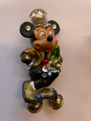 Smykker og sten, 9 cm høje/lange. Brochenål bag på. Vintage Minnie og Mickey Mouse figurer. 