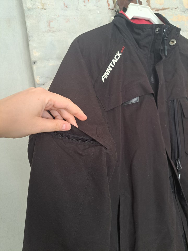 Windbreaker, str. 40, Finntack pro