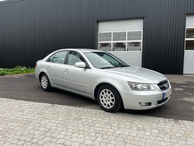 Hyundai Sonata, 2,4 GLS, Benzin, 2005, km 106000, træk, ABS, airbag, 4-dørs, centrallås, startspærre