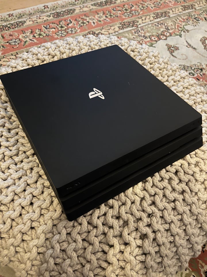 Playstation 4 Pro, 4 pro, God