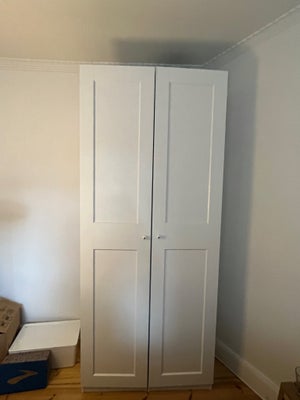 Garderobeskab, Ikea, b: 100 d: 36 h: 236, 2 stk Ikea Pax skabe med hylder.

Grimo låger med greb.

K