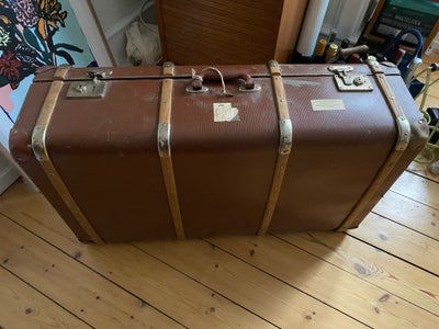 Vintage rejsekuffert , Retro, Flot gammel stor rejsekuffert. Længde : 88 cm. H: 21 cm. Dybde : 50,5 