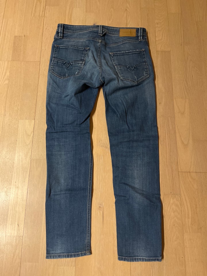 Jeans, Diesel, str. 28