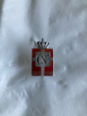 Emblemer, Christian X kongeemblem, Nål på bagsiden på dette flotte emblem fremstillet i anledning af