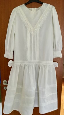 Anden kjole, Vintage , str. M,  Hvid,  Bomuld, Vintage kjole, i 1930 erne look, med fine detaljer. B