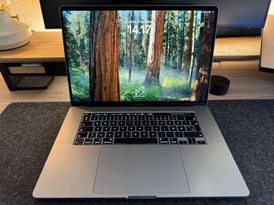 MacBook Pro, Macbook Pro 16" 2019 Space Grey, i7 2.6 GHz, 16 GB ram, 512 GB harddisk, God, 
Meget fl