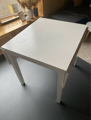 Spisebord, Norby, Jysk, Fint, hvidt spisebord fra Jysk. Det har to sider som kan slåes ud og gøre bo