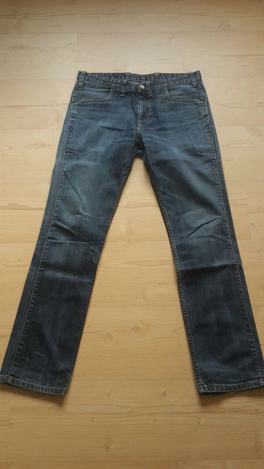 Jeans, Levis, str. 33