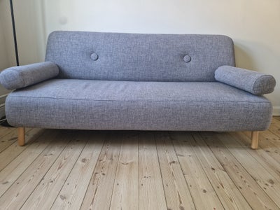 Sofa, polyester, 2 pers. , Bolia, til afhentning: 2 1/2 personers sofa med armlæn puder og puff.
Sof