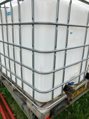 Andet, Palletank til regnvand , Plastic og stål, 1000 liter Palle tank til opsamling af regnvand 
Ti