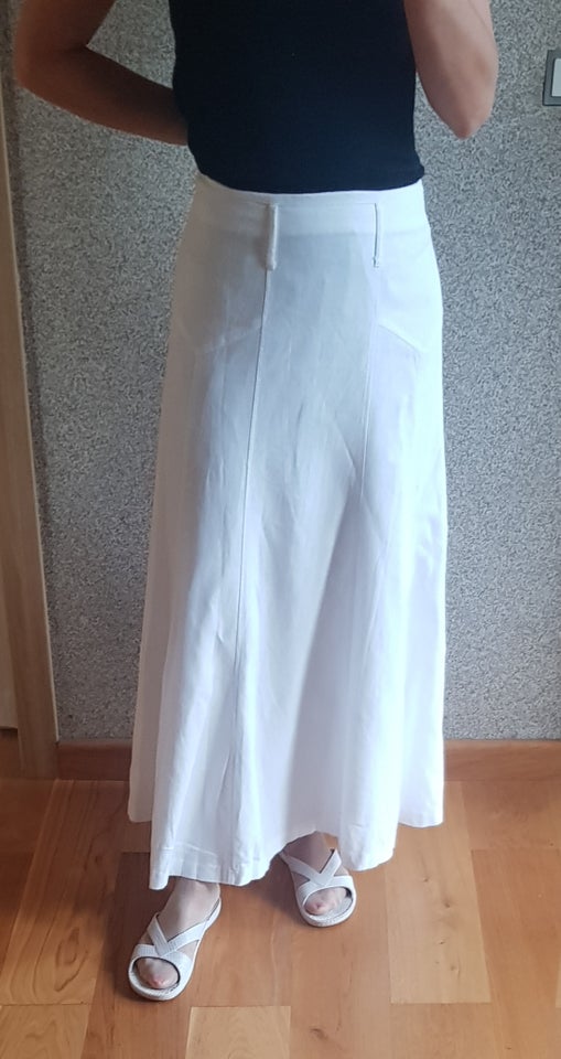 Maxi, str. 40, Dunnes M