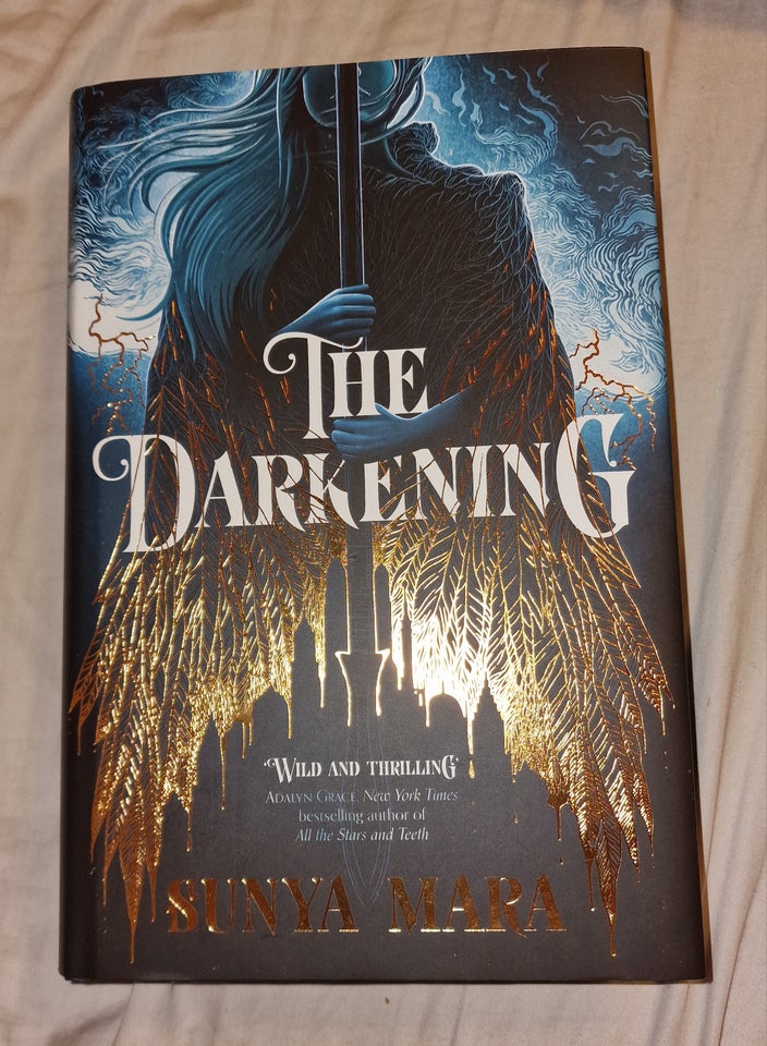 The Darkening Fairyloot special edition, Sunya Mara, genre